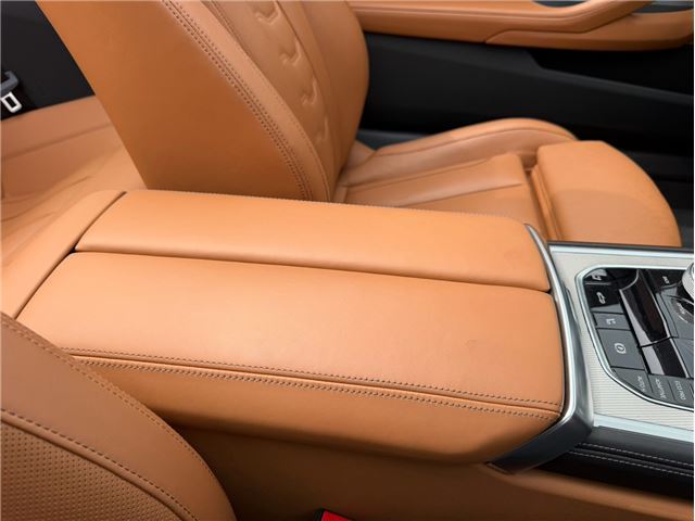صورة مصغرة 41 لـ 2021 BMW M8 CABRIOLET