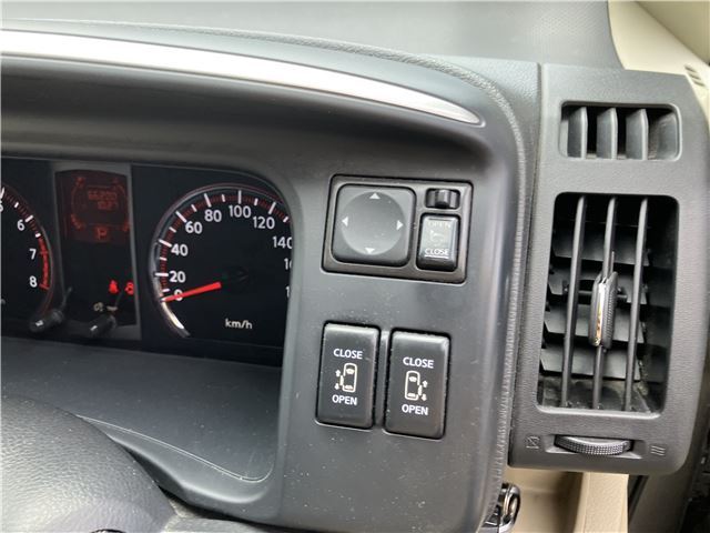 2008 Nissan SERENA — миниатюра 4
