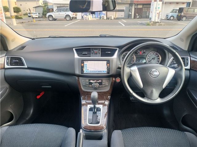 2013 Nissan SYLPHY — фото 3