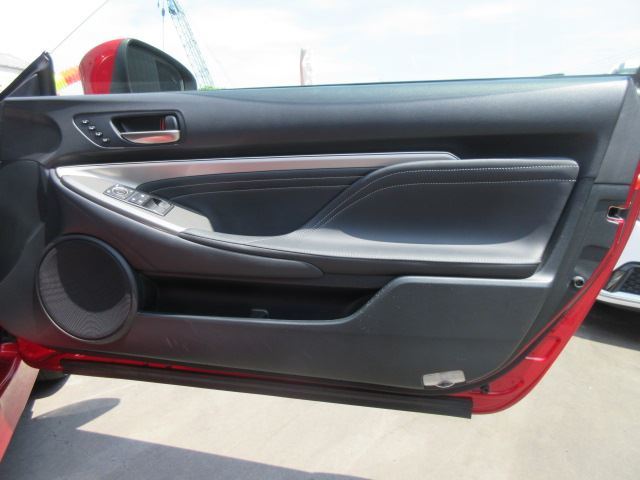 2016 Lexus RC thumbnail 33