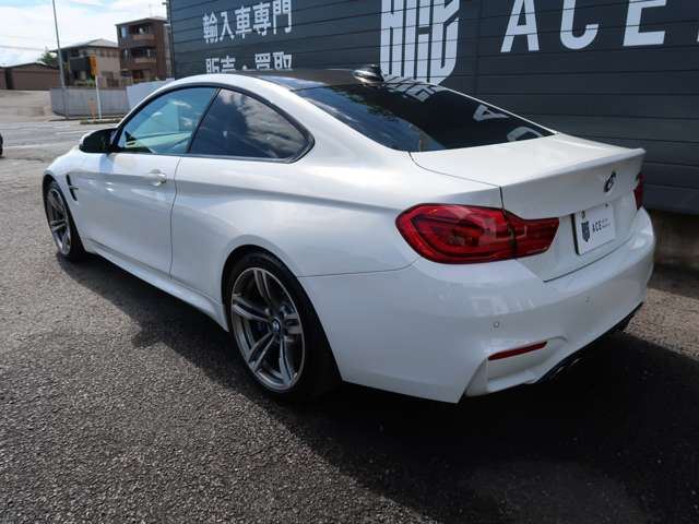 صورة مصغرة 20 لـ 2015 BMW M4 COUPE