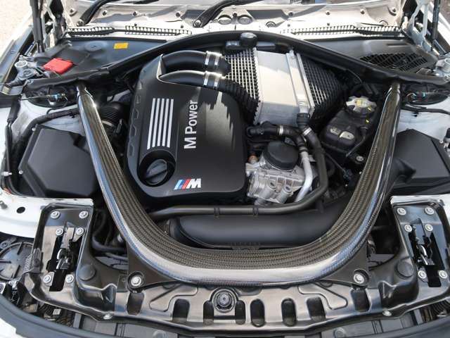 صورة مصغرة 26 لـ 2015 BMW M4 COUPE