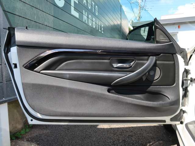 صورة مصغرة 39 لـ 2015 BMW M4 COUPE