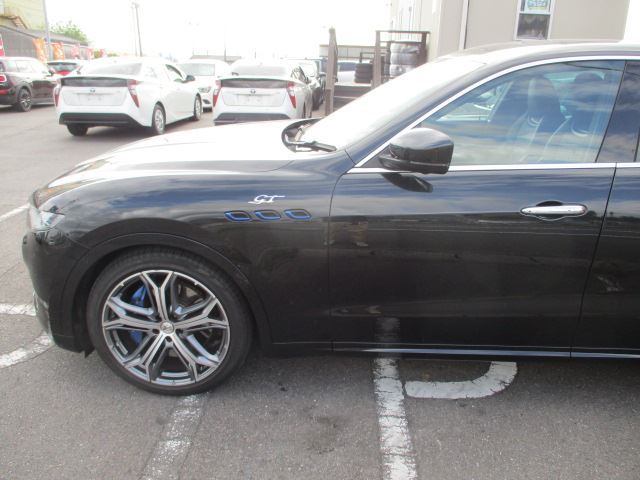 صورة مصغرة 15 لـ 2023 Maserati LEVANTE