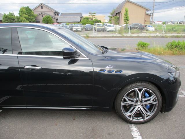 صورة مصغرة 13 لـ 2023 Maserati LEVANTE