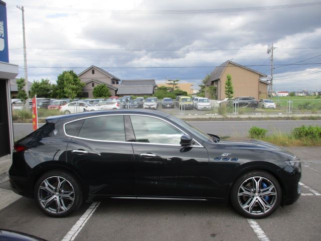 صورة مصغرة 11 لـ 2023 Maserati LEVANTE