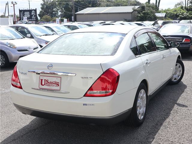 2004 Nissan TEANA photo 2