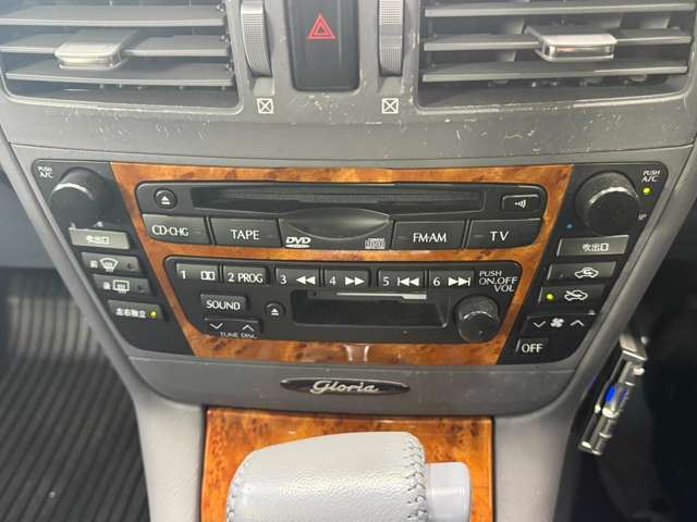 صورة مصغرة 40 لـ 1999 Nissan GLORIA