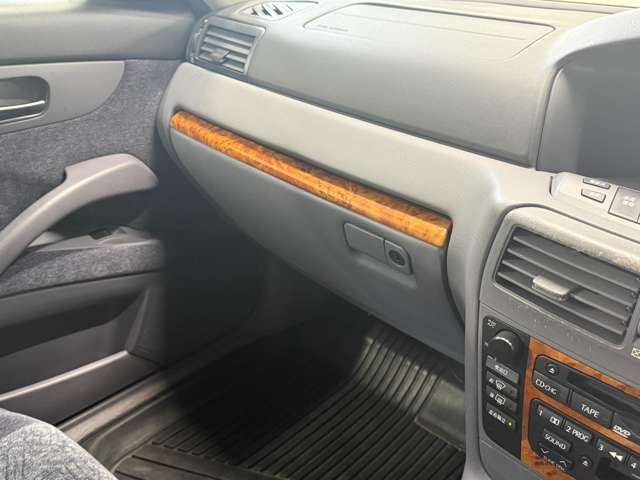 صورة مصغرة 46 لـ 1999 Nissan GLORIA