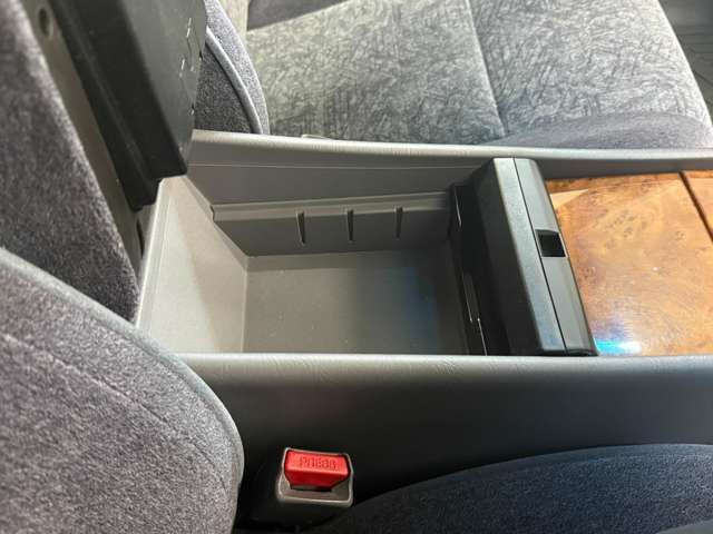 صورة مصغرة 52 لـ 1999 Nissan GLORIA