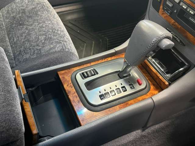 صورة مصغرة 54 لـ 1999 Nissan GLORIA