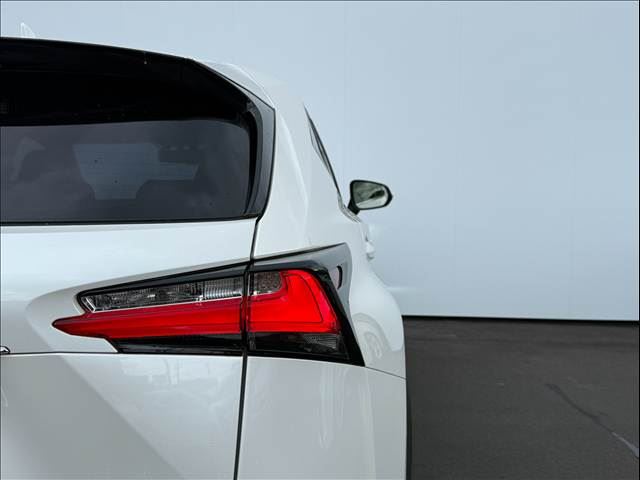 صورة مصغرة 32 لـ 2015 Lexus NX