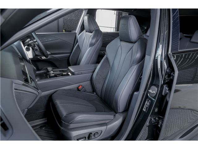 2025 Lexus RX — миниатюра 16