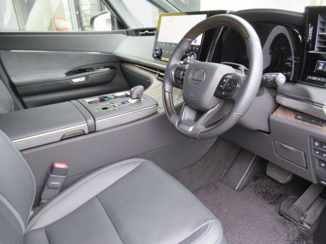صورة مصغرة 17 لـ 2024 Lexus LM