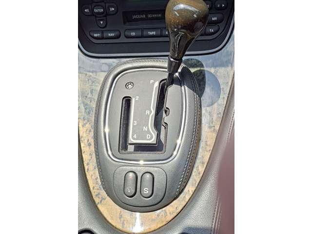 صورة مصغرة 16 لـ 2002 Jaguar XJ