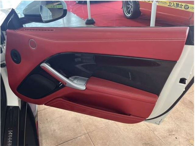 صورة مصغرة 61 لـ 2017 Ferrari F12 BERLINETTA