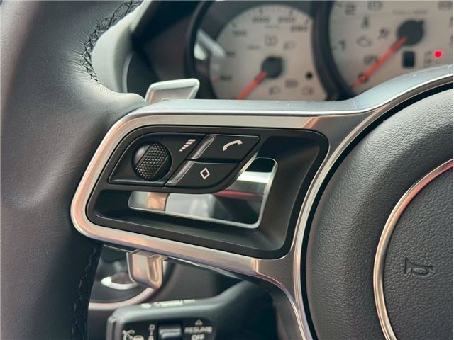 2024 Porsche 718 CAYMAN thumbnail 16
