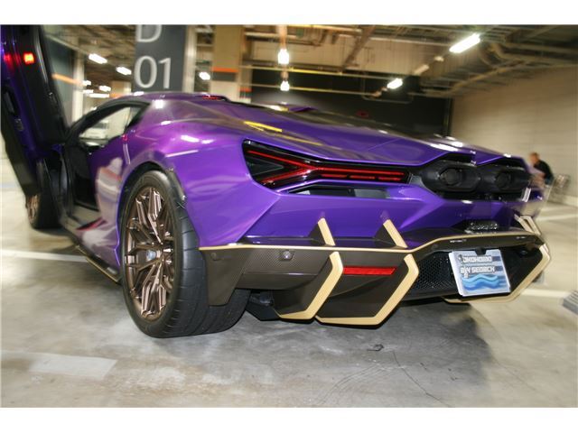 2025 Lamborghini REVUELTO — миниатюра 19