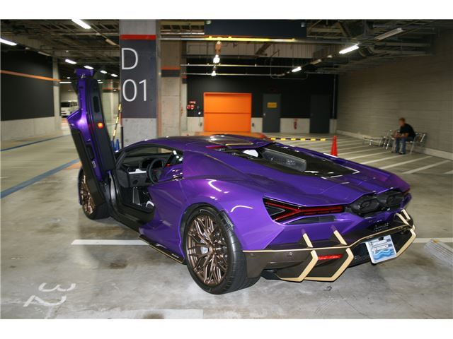 2025 Lamborghini REVUELTO — миниатюра 22