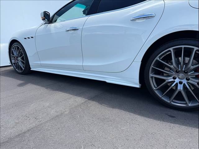 صورة مصغرة 17 لـ 2015 Maserati GHIBLI
