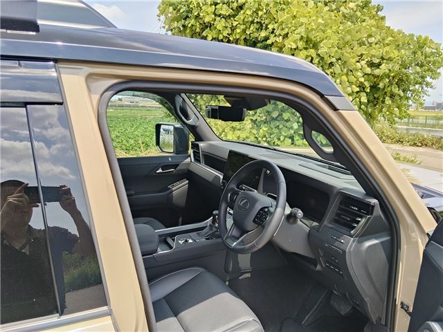 صورة 3 لـ 2025 Lexus GX