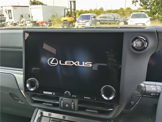 صورة مصغرة 20 لـ 2025 Lexus GX