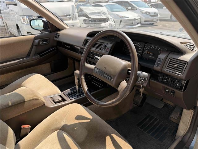1991 Nissan GLORIA — миниатюра 13
