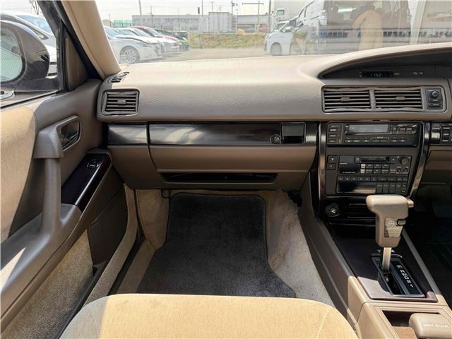 1991 Nissan GLORIA — миниатюра 23