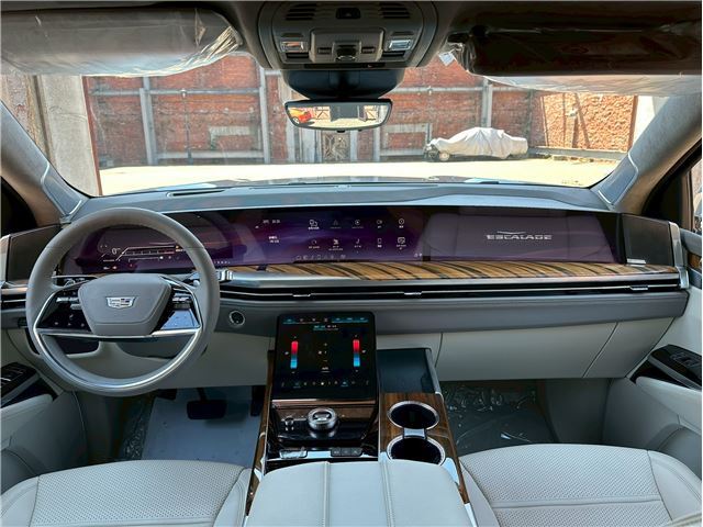 2026 Cadillac ESCALADE 缩略图 3