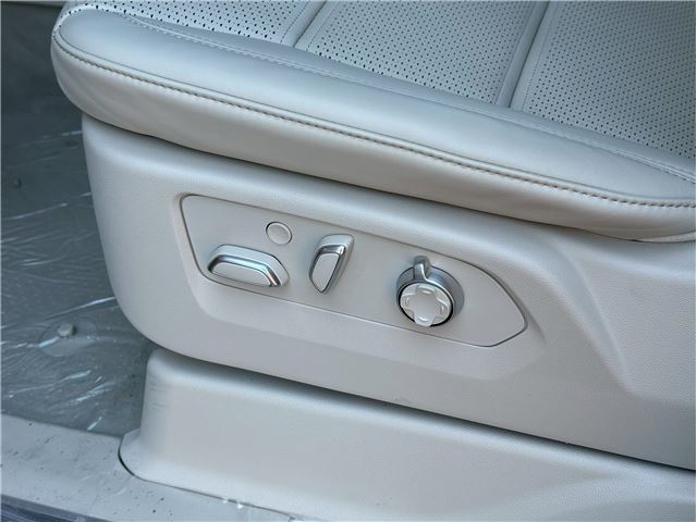 2026 Cadillac ESCALADE 缩略图 26