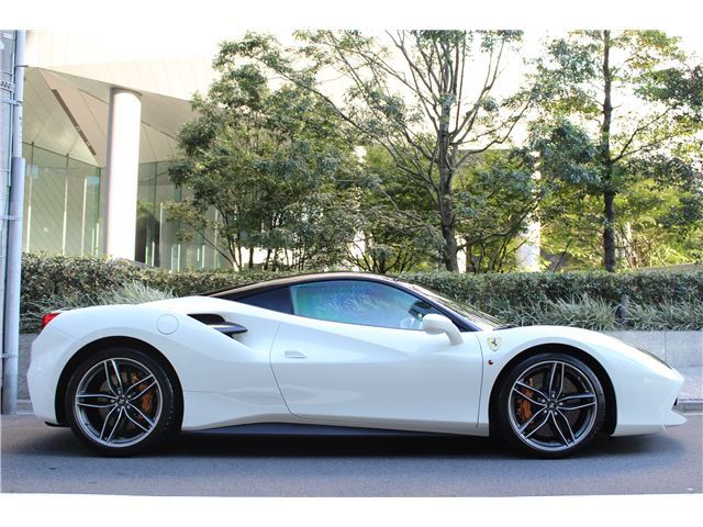 صورة مصغرة 4 لـ 2015 Ferrari 488 GTB