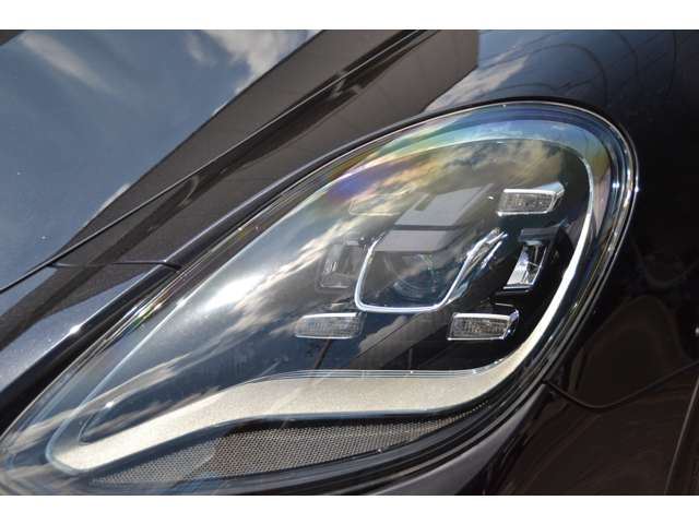 صورة 8 لـ 2021 Porsche PANAMERA SPORT TURISMO