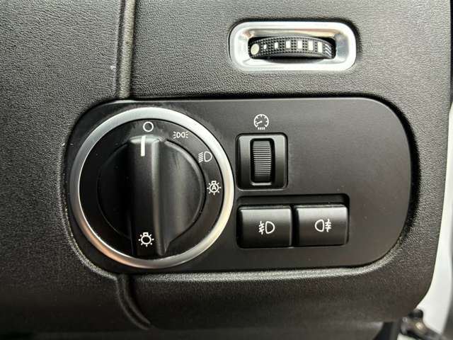 2011 LAND Rover DISCOVERY 4 — миниатюра 23