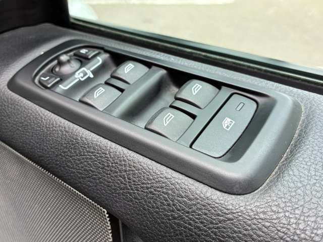 2011 LAND Rover DISCOVERY 4 — миниатюра 24