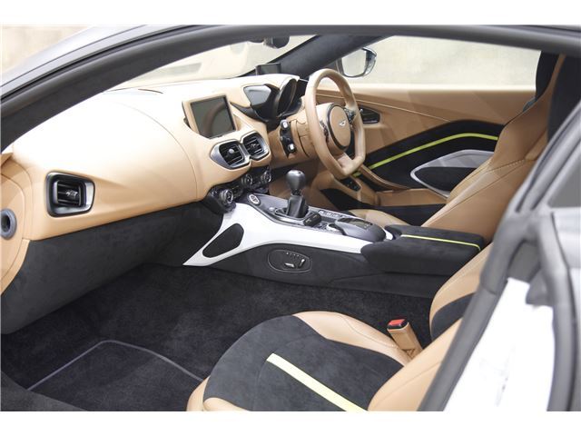 صورة مصغرة 13 لـ 2022 Aston Martin VANTAGE