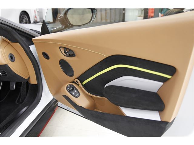 صورة مصغرة 35 لـ 2022 Aston Martin VANTAGE