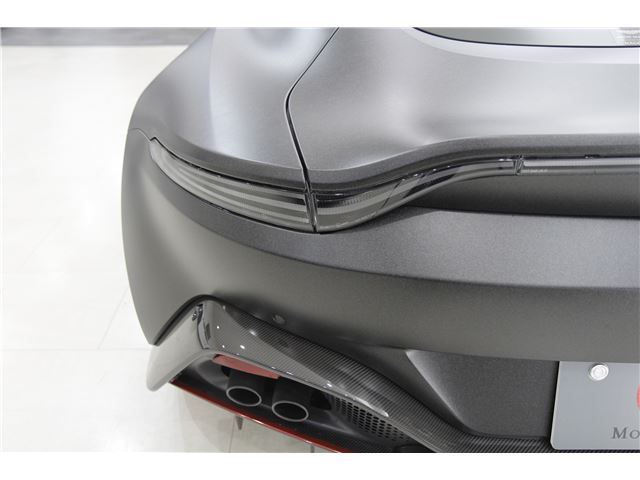 صورة مصغرة 8 لـ 2022 Aston Martin VANTAGE