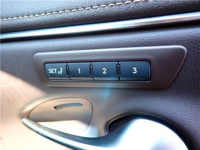 2019 Lexus ES thumbnail 41