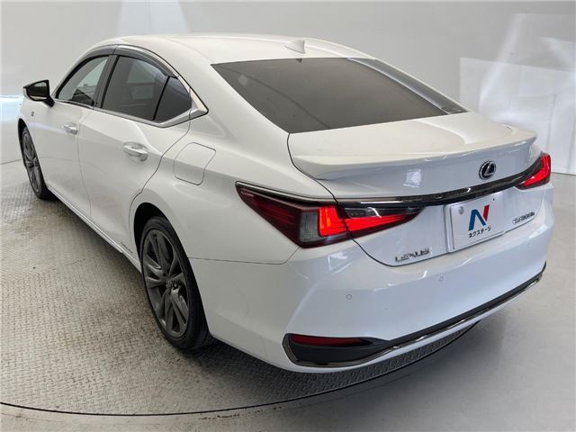 2020 Lexus ES thumbnail 27