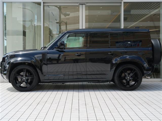 صورة 8 لـ 2024 LAND Rover DEFENDER