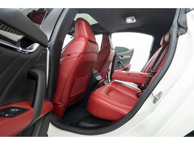صورة مصغرة 40 لـ 2019 Maserati GHIBLI