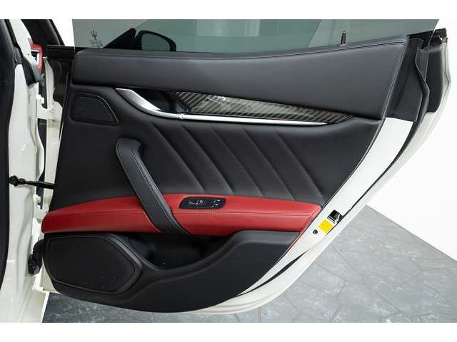 صورة مصغرة 43 لـ 2019 Maserati GHIBLI