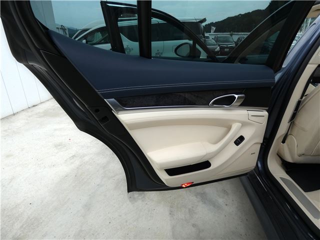 2009 Porsche PANAMERA — миниатюра 50