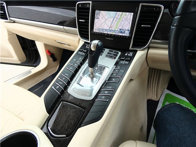 صورة 9 لـ 2009 Porsche PANAMERA