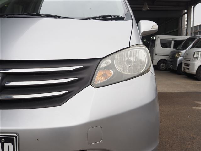 2009 Honda FREED — миниатюра 12