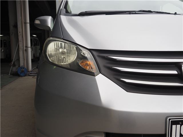 2009 Honda FREED — миниатюра 13