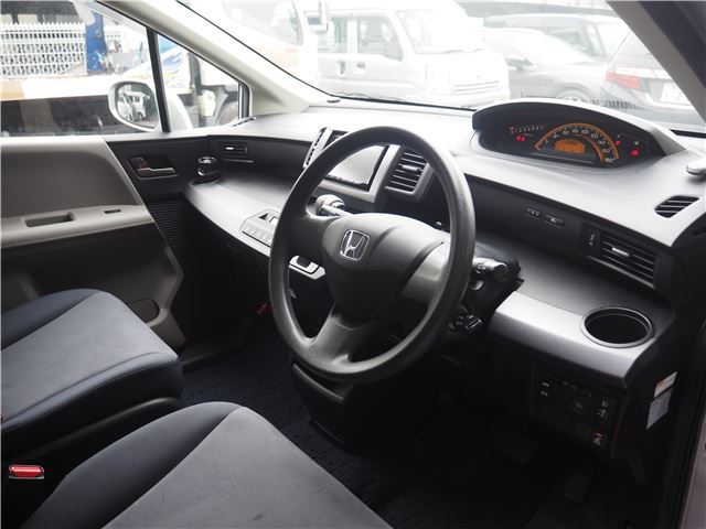 2009 Honda FREED — миниатюра 20
