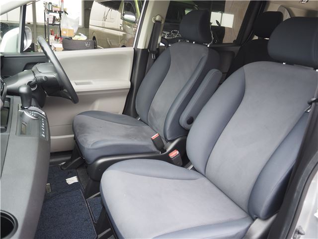 2009 Honda FREED — миниатюра 25