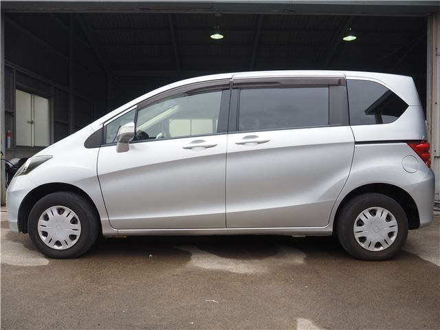 صورة 10 لـ 2009 Honda FREED