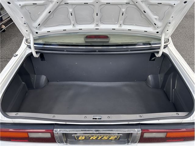 صورة مصغرة 12 لـ 1997 Nissan GLORIA